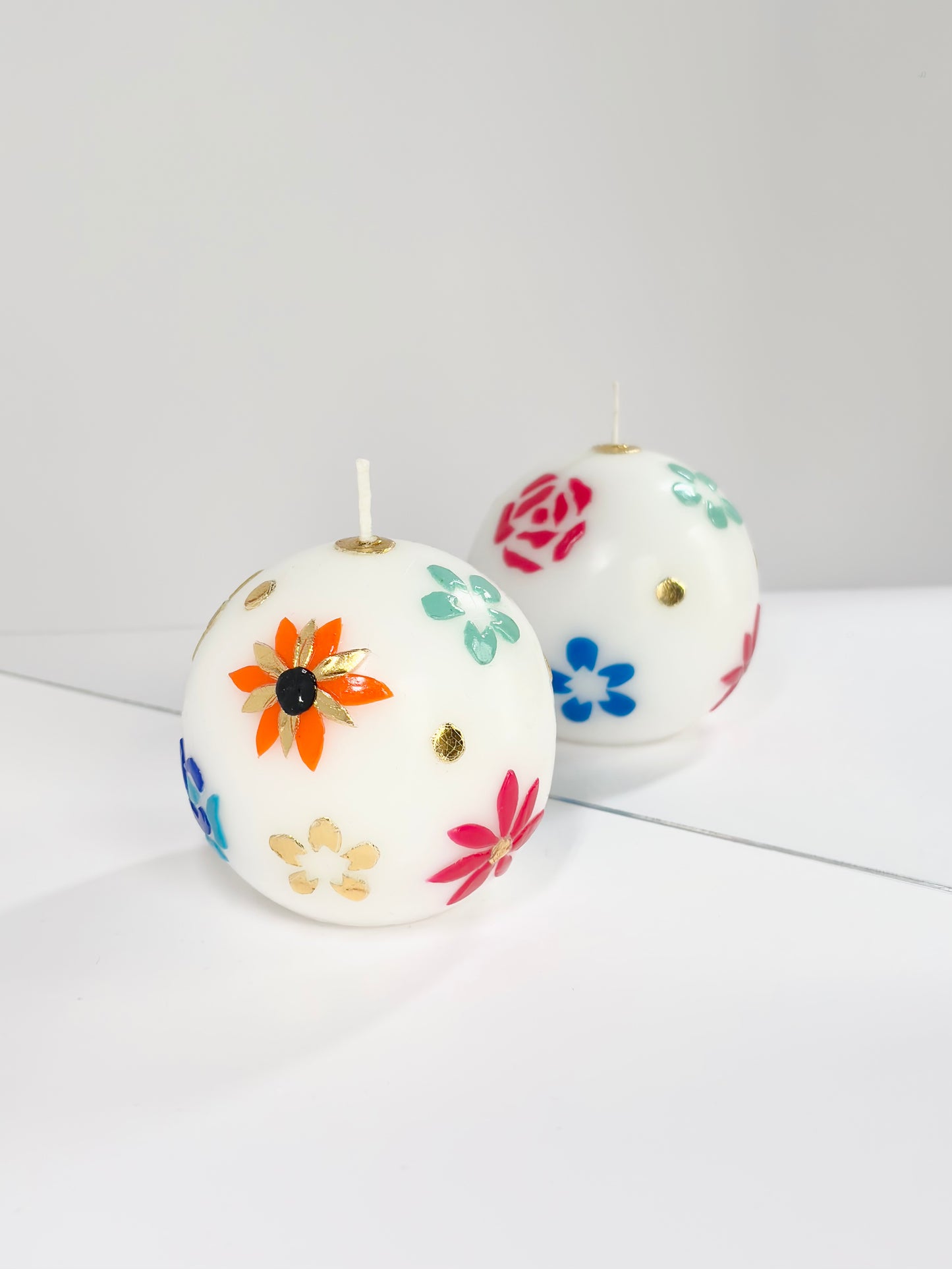 Moon Bloom Ball Candle – White