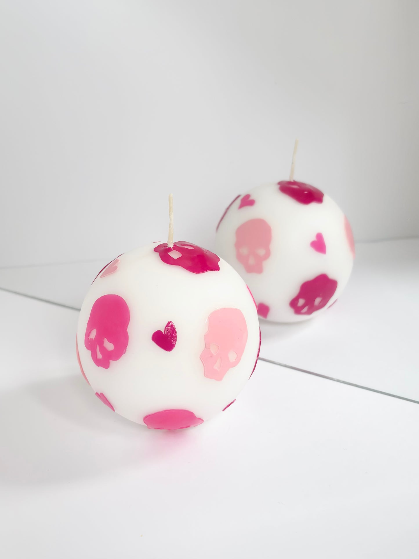 Skull Candy Ball Candle – Pink