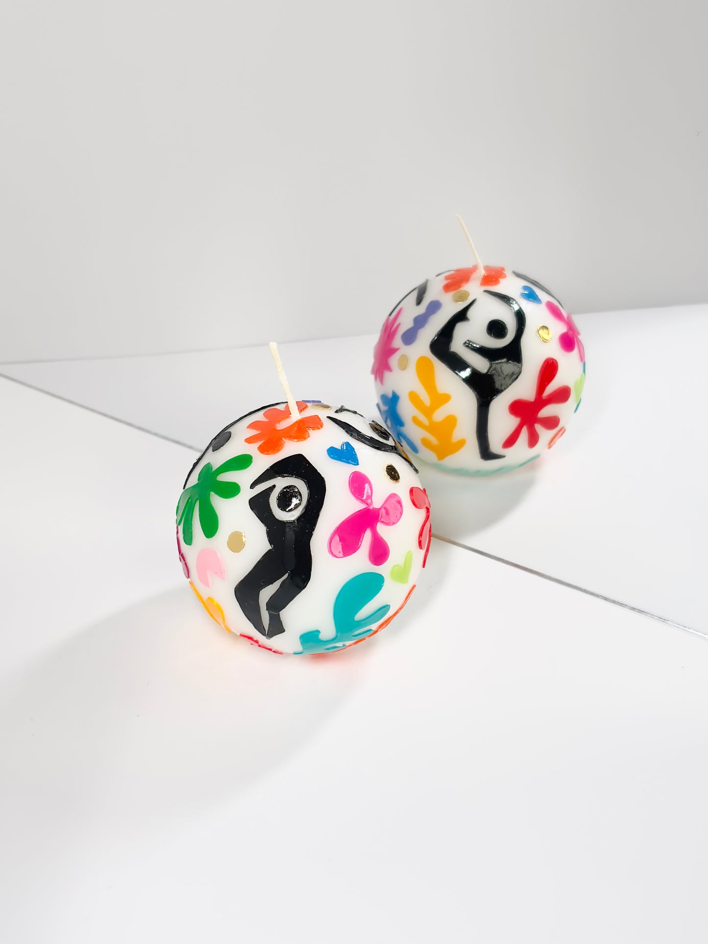 Tropical Splash Ball Candle – Rainbow