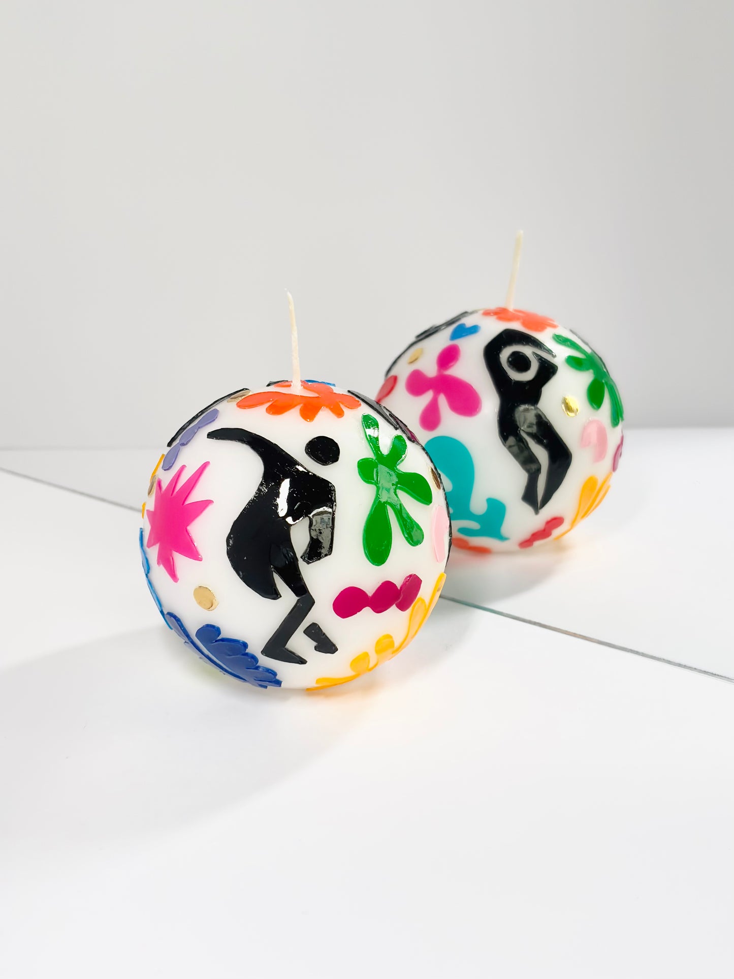 Tropical Splash Ball Candle – Rainbow