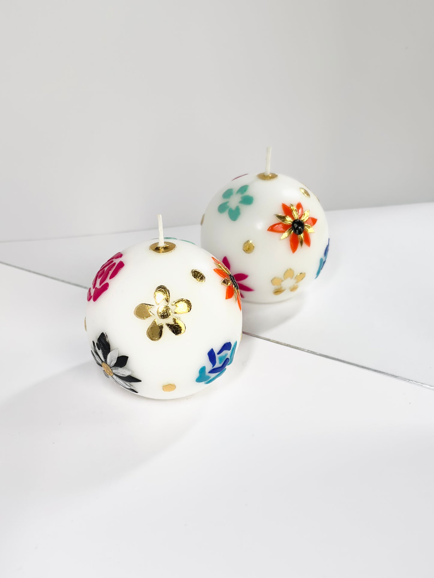 Moon Bloom Ball Candle – White