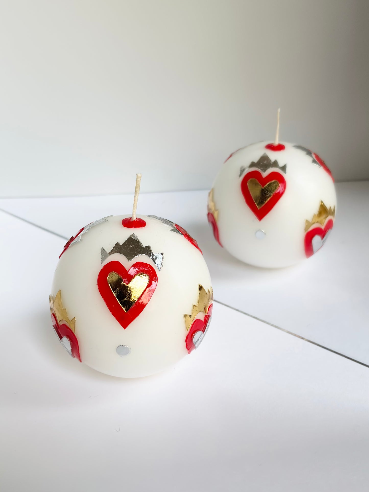 Majestic Hearts Ball Candle - Red & Metallic