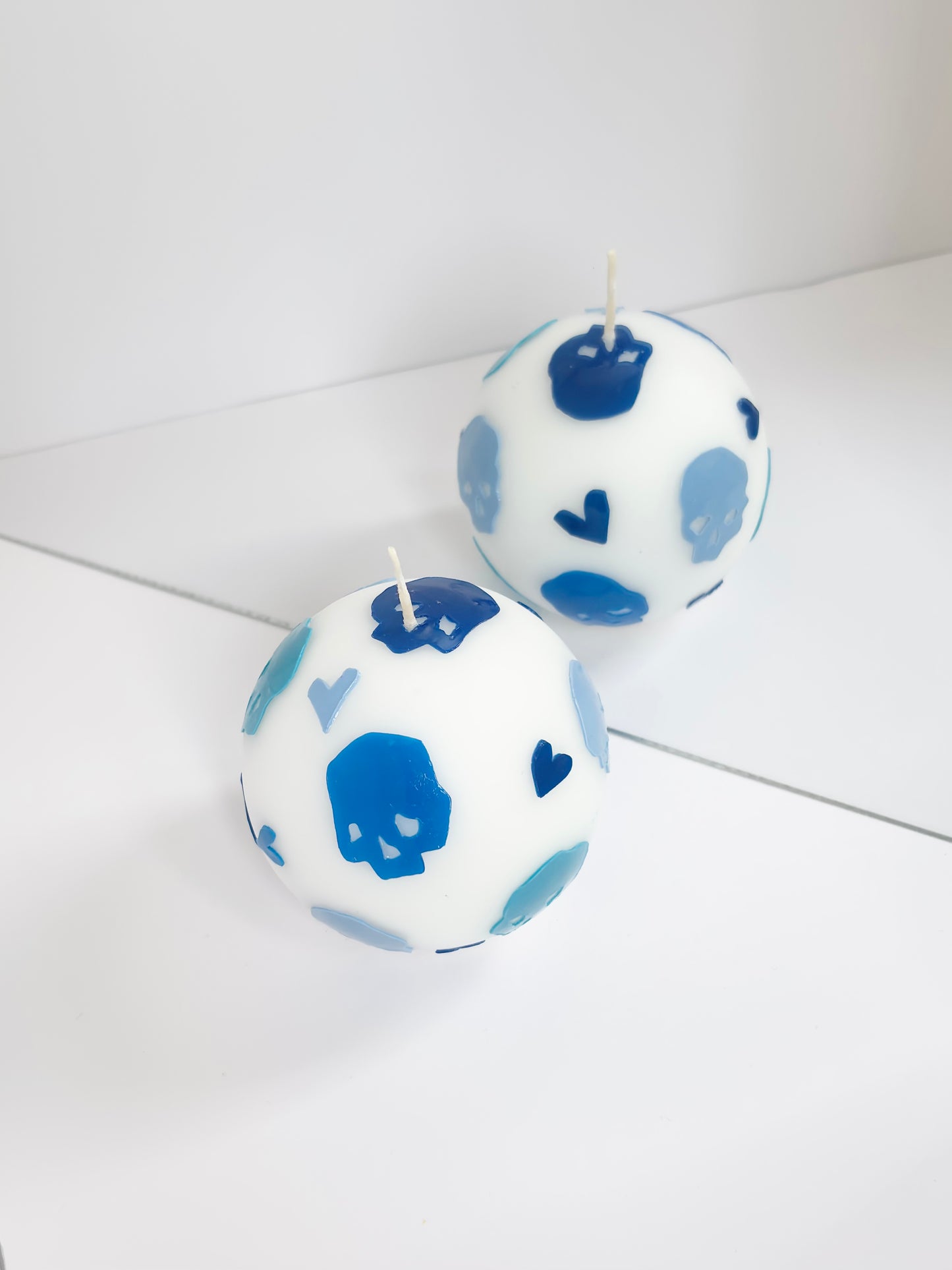 Skull Sky Ball Candle – Blue