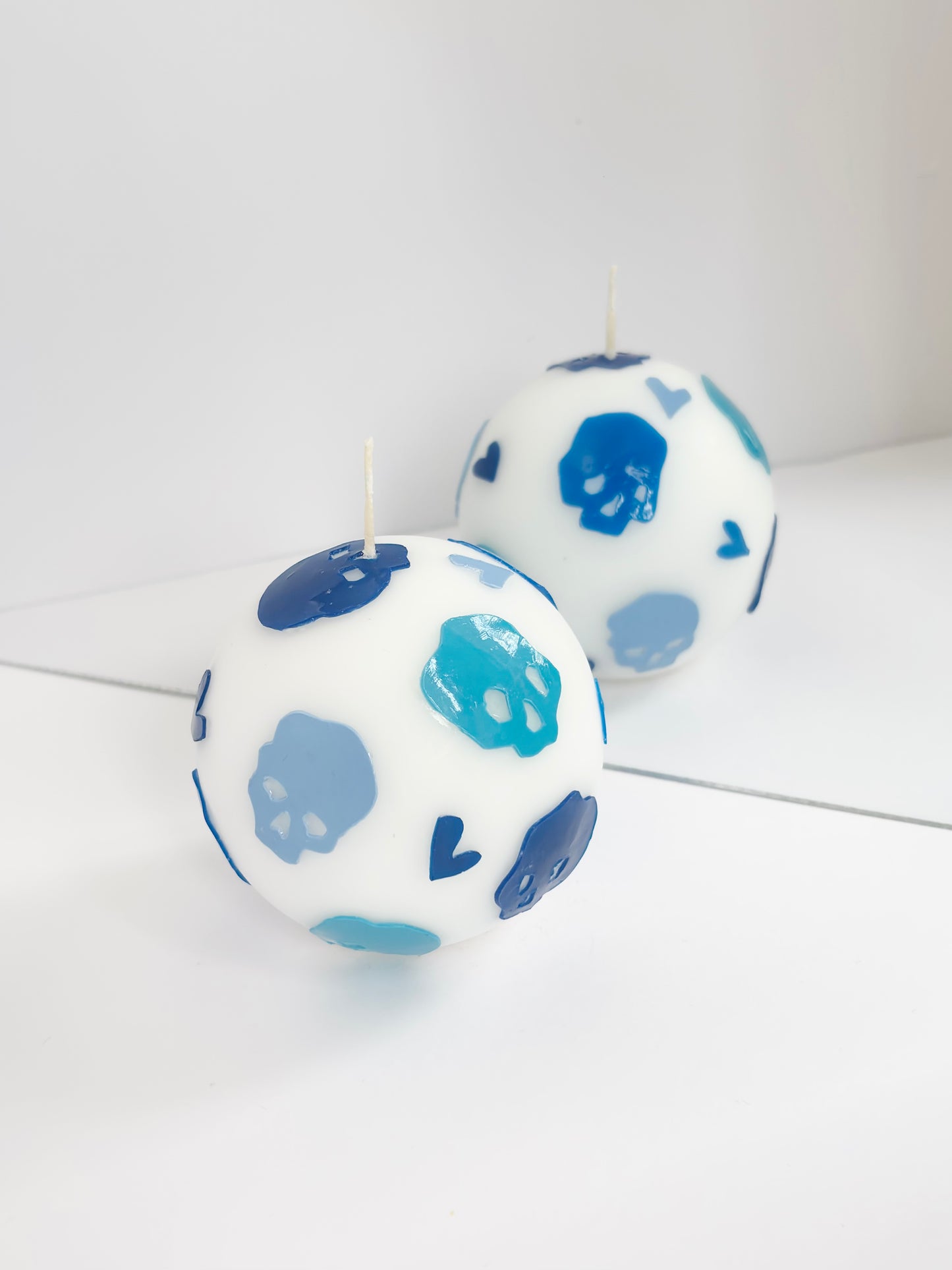 Skull Sky Ball Candle – Blue